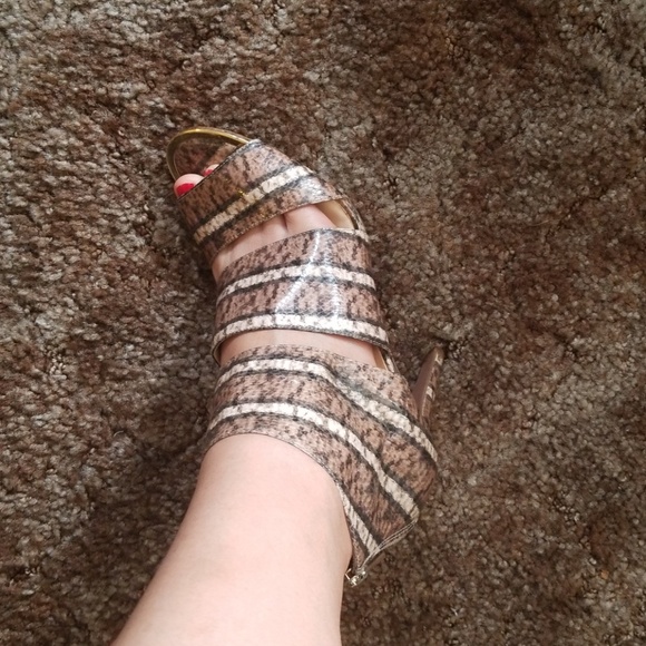 Heels - Picture 4 of 8